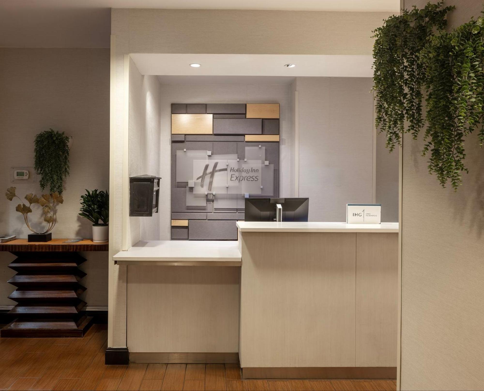 Holiday Inn Express - Times Square By Ihg Nova York Exterior foto